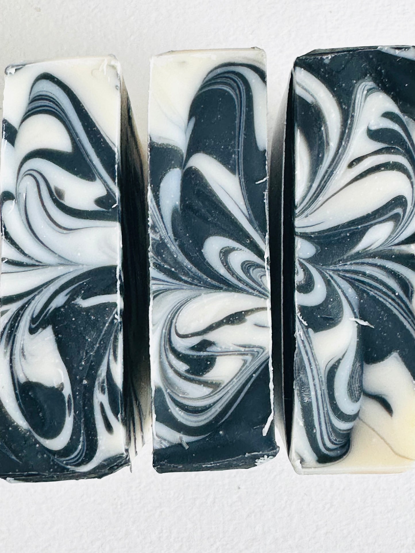 The Vail Charcoal Soap | Detoxify | Oil Control